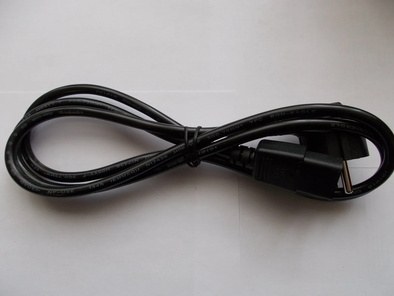картинка Сетевой шнур для компьютерной техники с заземлением 3х0, 75 от магазина ККМ.ЦЕНТР